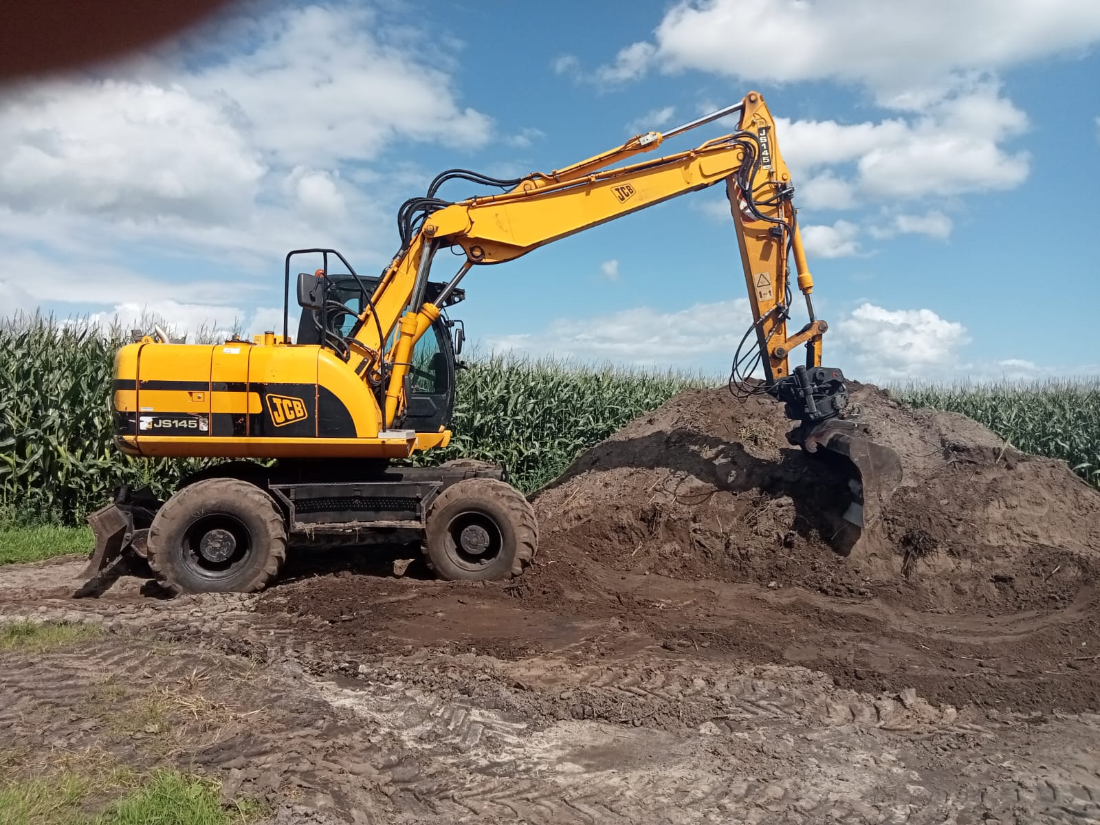 76e5ae8c-5ce0-4cbf-b0df-c114baf87ec7